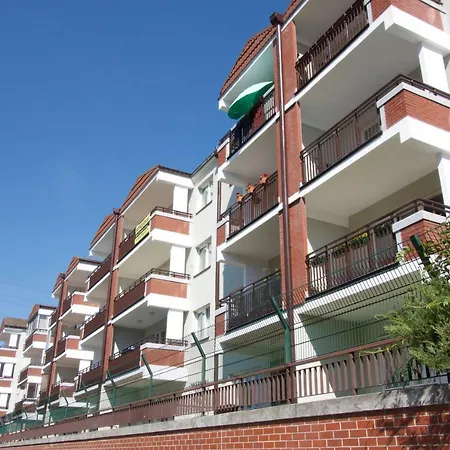 - Aparts Wyscigi Pulawska Apartment